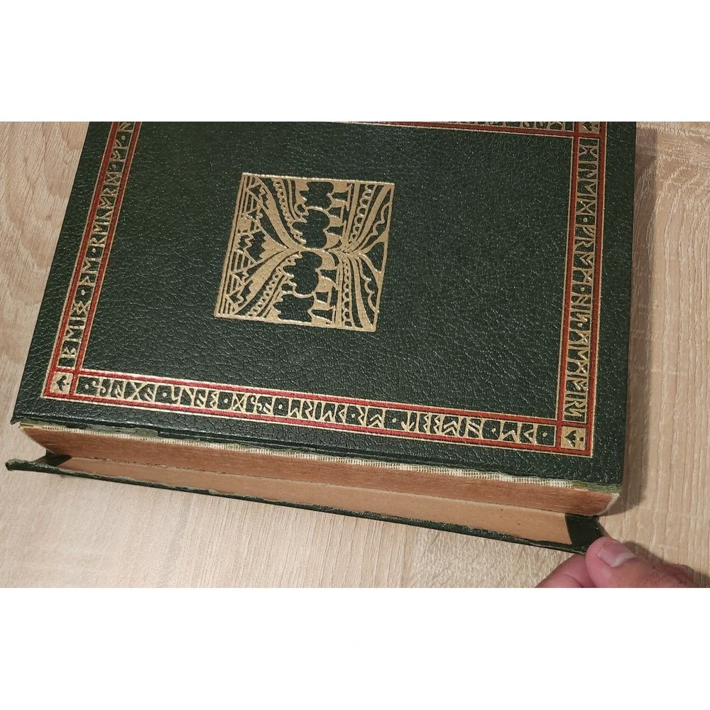 The Hobbit by JRR Tolkien Collectors Edition First Printing Hardcover Spin Damgd